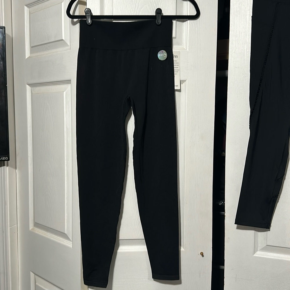 PINK Victoria's Secret Seamless Workout Tights in Black